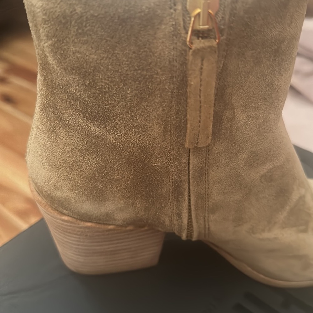 FRYE boots new, never worn , in original box. - Picture 5 of 6